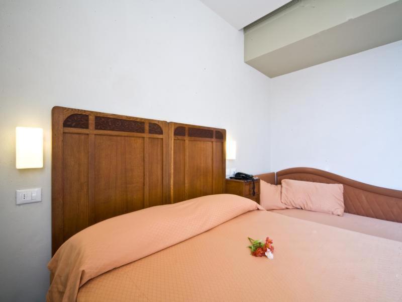Hotel Europa Леванто Экстерьер фото