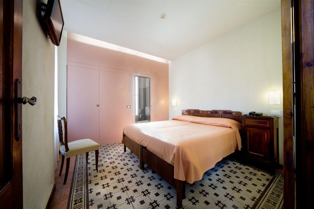Hotel Europa Леванто Экстерьер фото