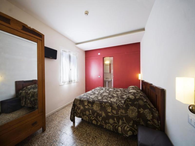 Hotel Europa Леванто Экстерьер фото